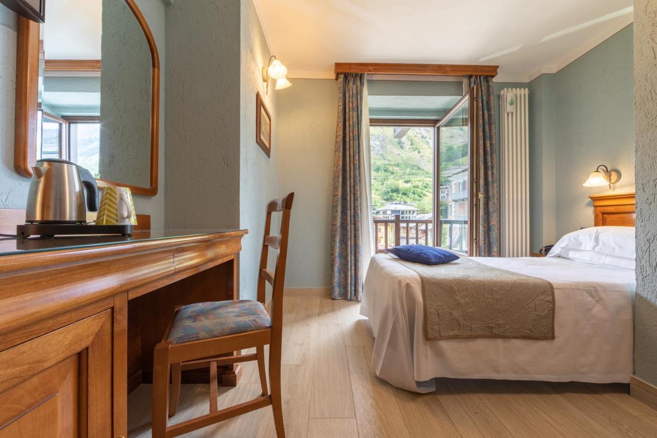 Hotel Du Glacier La Thuile Εξωτερικό φωτογραφία